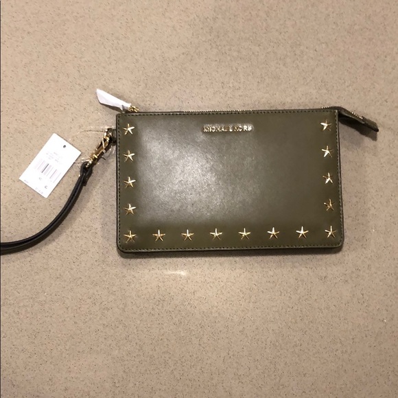Michael Kors Medium Gusset Wristlet - Picture 2 of 5